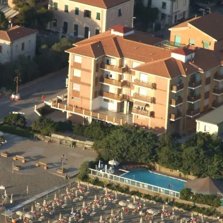 Marina Di Castagneto *